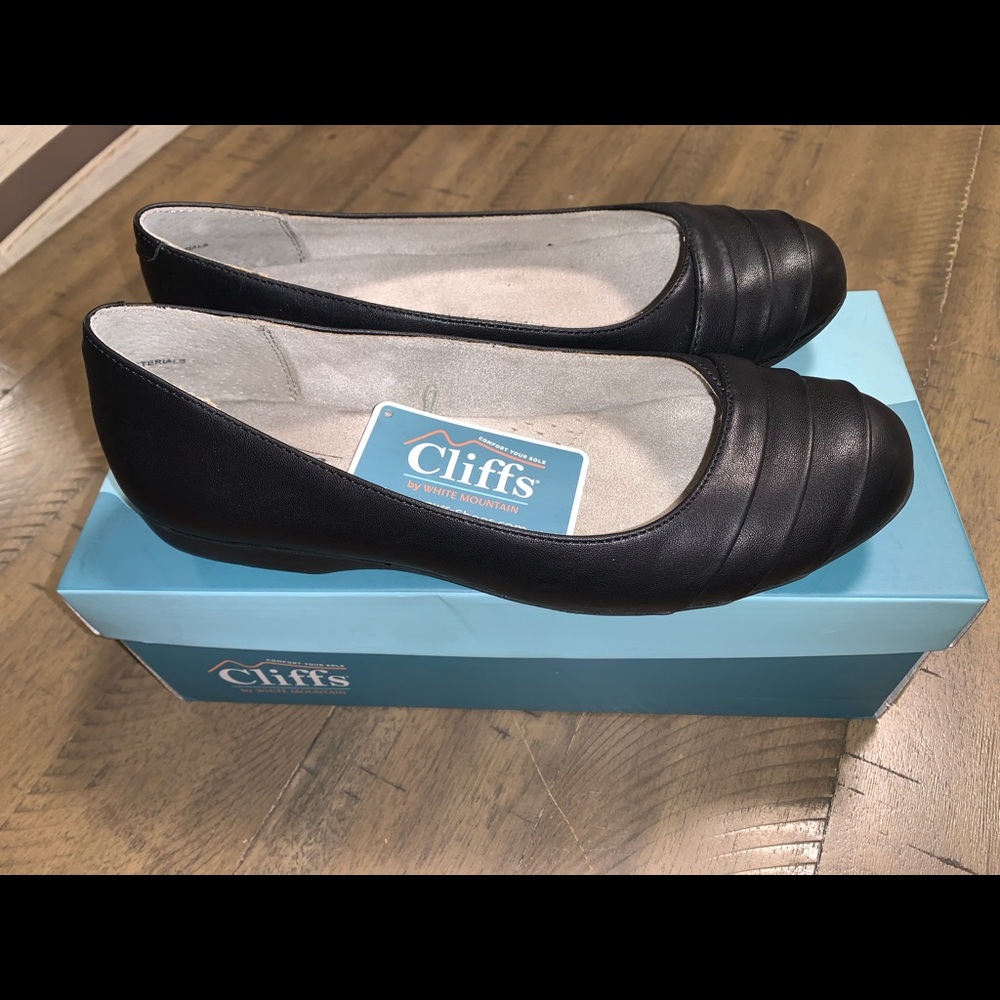White Mountain Flats Size 7